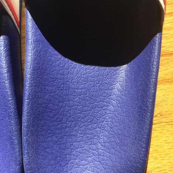 brand new size M vs PINK slides - Picture 3 of 4